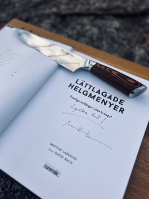 Kniv + signerad kokbok